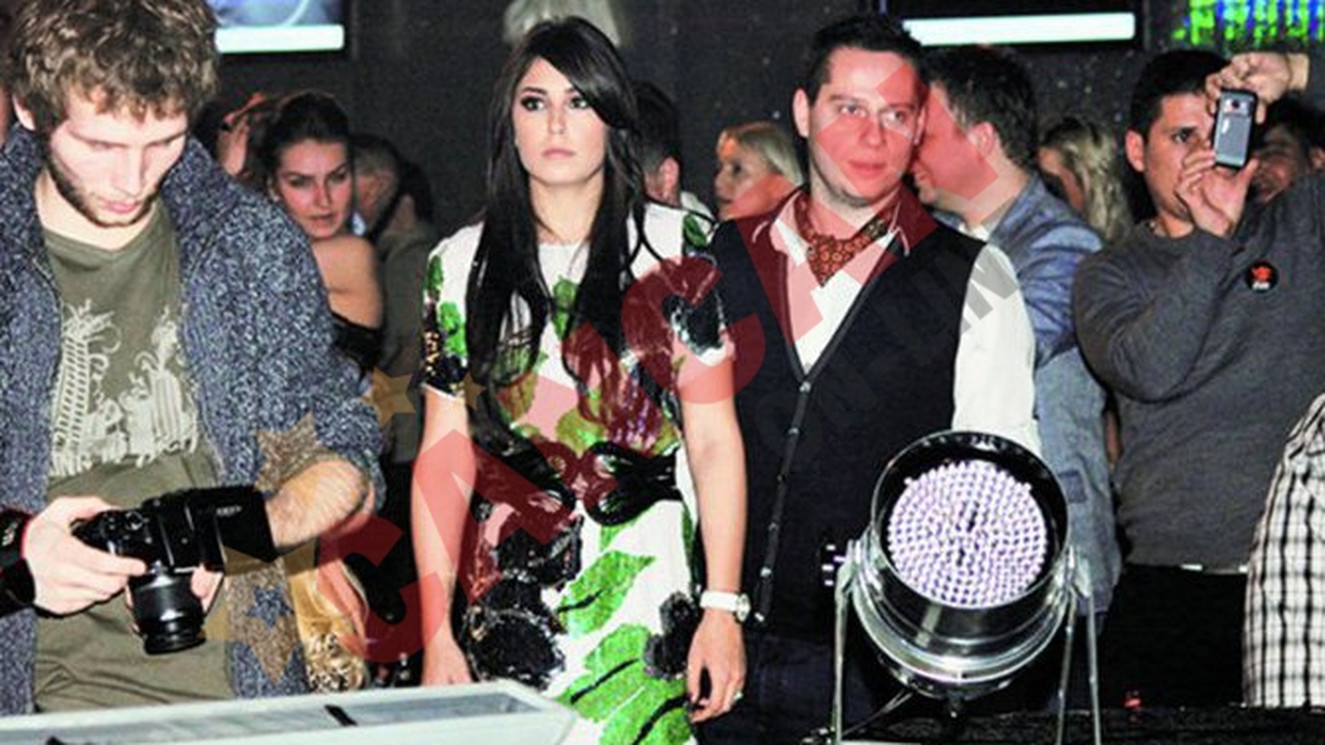 Hrebe junior s-a distrat cu iubita pe ritmuri de Narcotic Sound