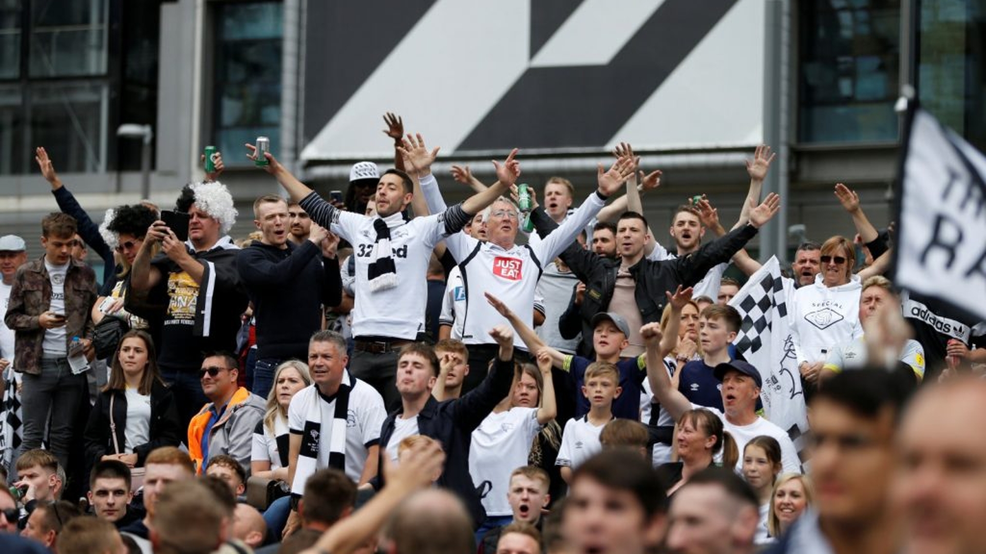Derby – Charlton: Meci de “care pe care” în Championship!