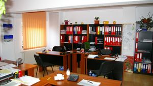Ce salariu are o secretară de primărie. Cât câștigă cu tot cu sporuri și bonusuri