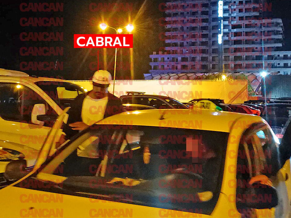 Cabral a găsit taxiul și urcă în el