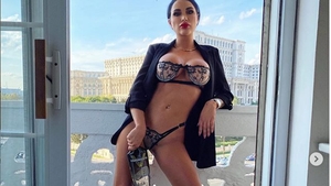 Și-a pus Daniela Crudu din nou silicoane? Asta pare din imaginea de pe Insta