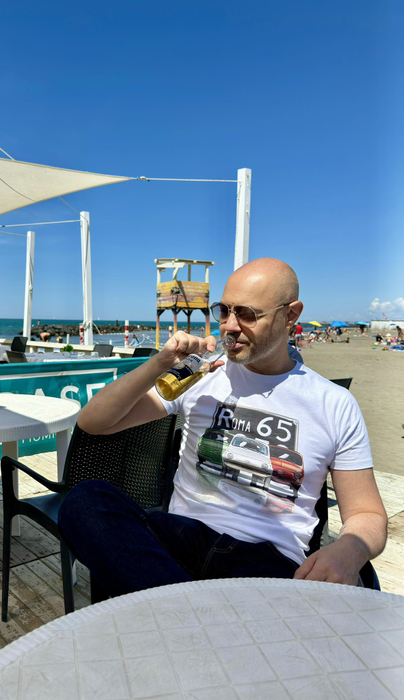 Mihai Mitoșeru iubește din nou/ Sursa foto: Facebook