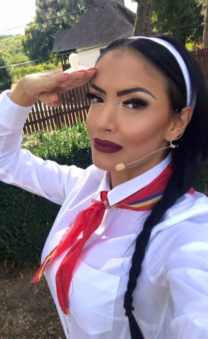 Imaginea mult aşteptată de telespectatori! Andreea Mantea a ajuns în pat cu Victor Slav ”Încet-încet, ăştia doi..”