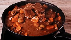 Rețeta de tocană răzeșească moștenită de Radu Anton Roman. Ingredientele de care ai nevoie