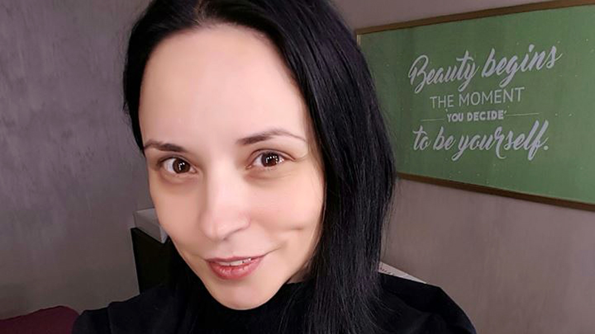 ANDREEA MARIN şi sora ei, surprinse la fel ca în copilărie! Cum arată una lângă alta!