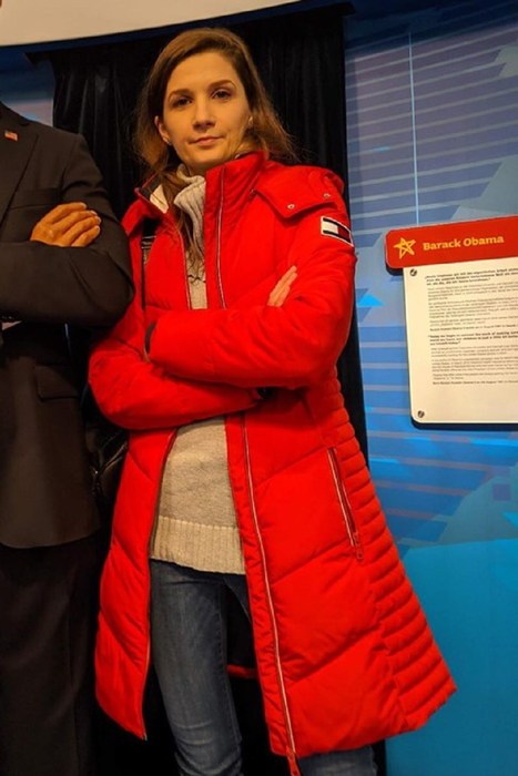 Andreea Hartman susține că fostul soț american i-a “răpit” copilul, profitând de starea de urgență