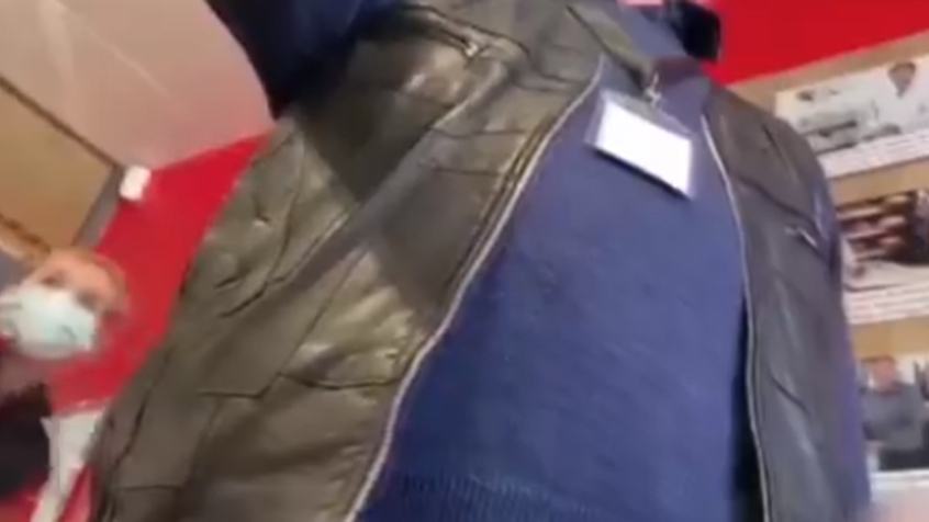 "Înseamnă că sunt mort". Ce temperatură i s-a spus unui tânăr că are la intrarea într-un supermarket din București