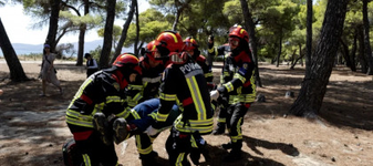Pompierii români în acțiune în Grecia. Salvatorii noștri se luptă cu flăcările grecilor