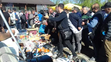 Fără jandarmi, fostul prim-ministru Mihai Tudose a făcut baie de mulțime la Buzău