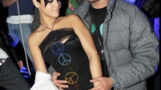 Chris Brown se ia la intrecere cu Rihanna! Artistul ar putea canta in Romania inaintea ei!