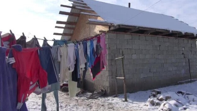 Tragedie! Un bebeluș a murit într-un incendiu, la o zi după botez. Copilul a fost intoxicat cu fum