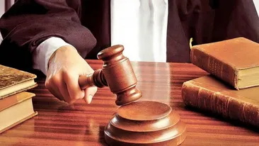 O învățătoare din Arad, condamnată la 8 luni de închisoare! I-a numit pe elevi gunoaie și tâmpiți”