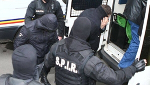 Zece persoane suspectate de trafic de minori au fost arestate in Calarasi!