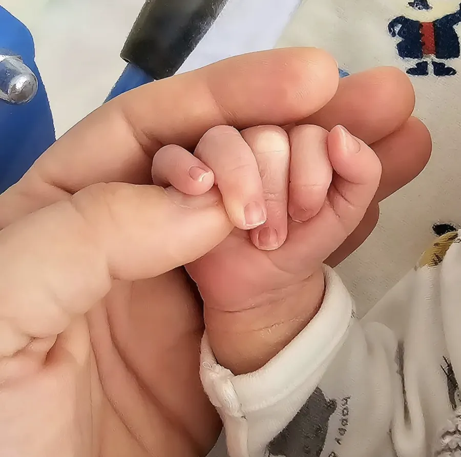 Poza din spital cu băiețelul Cătălinei Ponor Sursă foto: Instagram