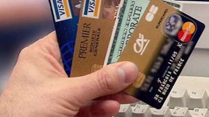 Visa și Mastercard, lovitură pentru ruși. Ce se întâmplă cu banii de pe carduri