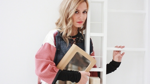 Dana Rogoz a ţipat de fericire! Blondina a apărut într-un film internaţional cu o distribuţie de excepţie! Vezi despre ce e vorba!