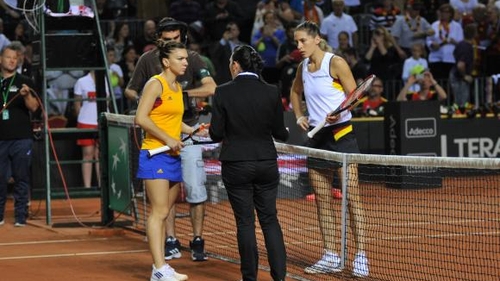 Simona Halep s-a calificat în optimile de finală de la Roland Garros! A învins-o pe Petkovic