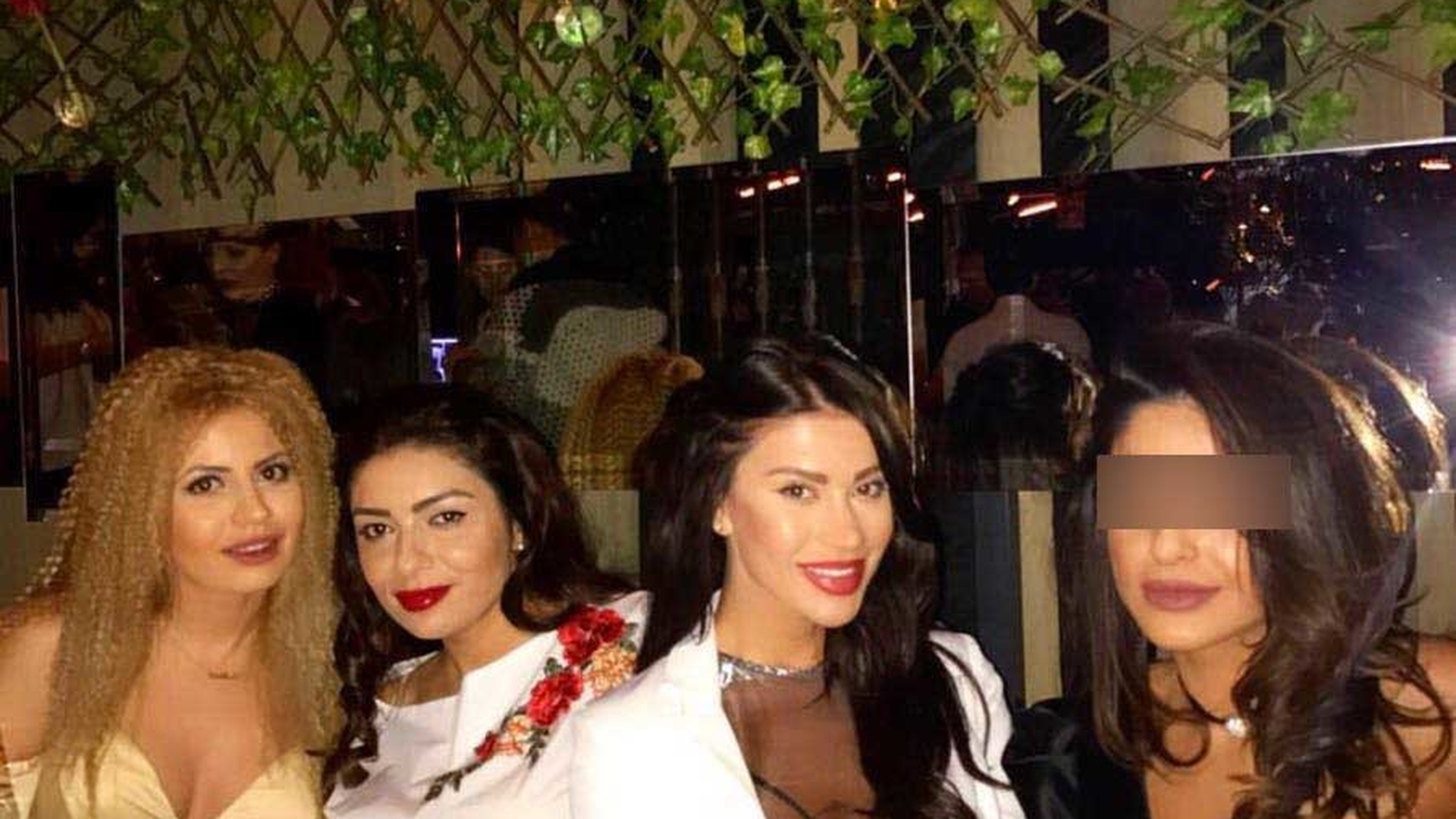 Şi-a arătat noul dressing la o întâlnire cu fetele! Sexy ”Tiribomba” loveşte decisiv: a apărut cu acarete de 25.000 E