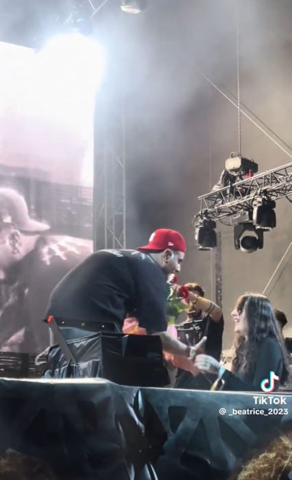Vedeta Asia Express, cerută în căsătorie pe scena Untold 2025. Momentul emoționant a fost filmat de mii de fani