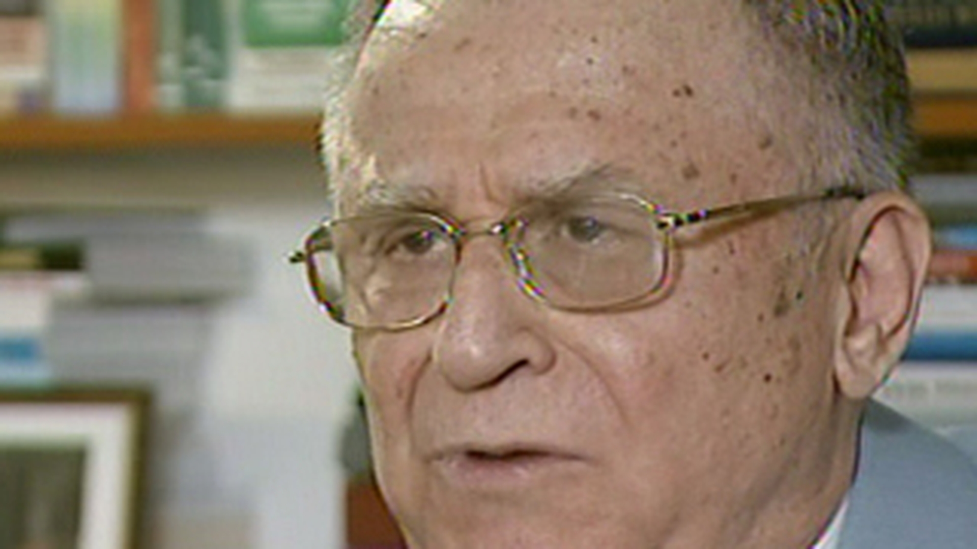 Ion Iliescu face dezvaluiri din tineretea sa: "M-am imbatat intr-o seara, iar a doua zi nu gaseam sa cumpar muraturi!"
