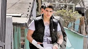 Amantul Sylviei a cunoscut razbunarea lui Andrei de la Alb Negru? Cu mana in ghips, la o zi dupa anuntul divortului