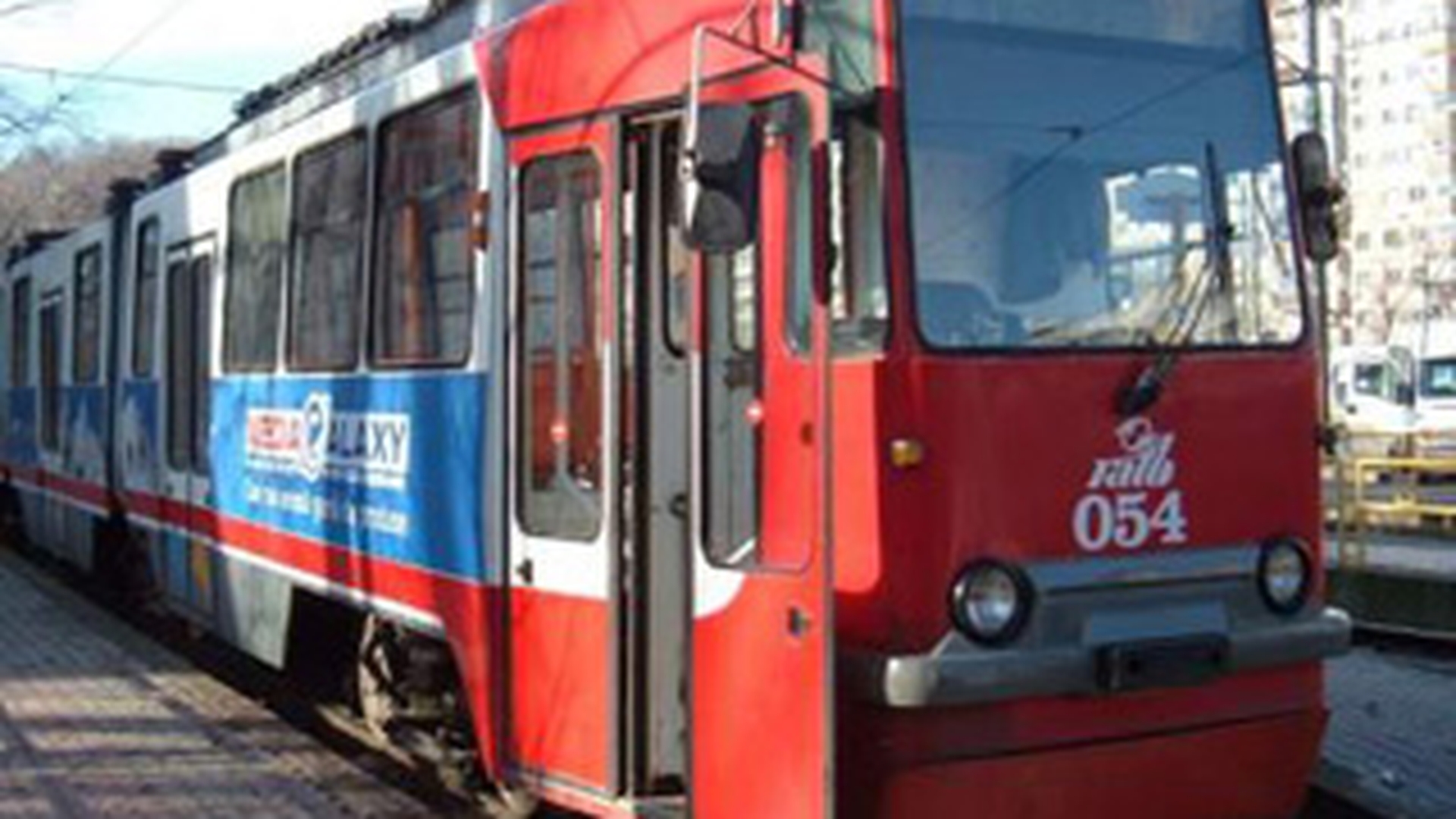 Un copil de 13 ani, dus la spital dupa ce a fost lovit de un tramvai pe linia 1 din Capitala