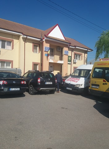 Primarul și viceprimarul din Deveselu lucrează și ca șoferi ai instituției, fără a fi plătiți