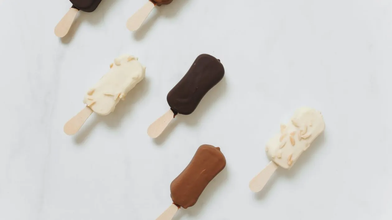 Încă o alertă alimentară în România! Alte loturi de îngheţată cu substanţe toxice, retrase din magazine