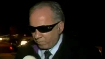 VIDEO Dinu Damaschin s-a mutat in bloc cu Moni! Uite ce show NEBUN a facut in direct! Beau cafeluta unde o bea Monicuta! Eu sunt venit de pe alta planeta