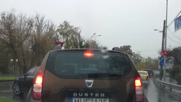 Masina acestui ungur a intors toate capetele pe strazile din Bucuresti. Vezi ce numar de INMATRICULARE are