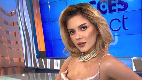 Emily Burghelea a fugit de la Antena 1 direct la mare. Imaginile care au încins atmosfera de pe plajă. FOTO&VIDEO