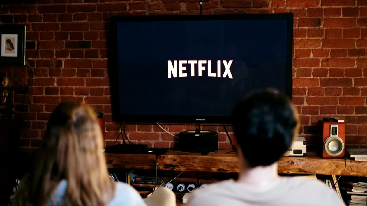 Filmul care ține publicul cu sufletul la gură! Acțiune, conspirații și suspans în cea mai nou producție Netflix