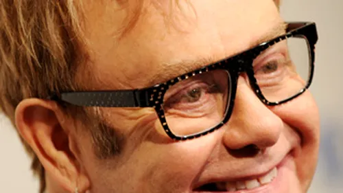 Elton John: Iisus a fost homosexual si superinteligent