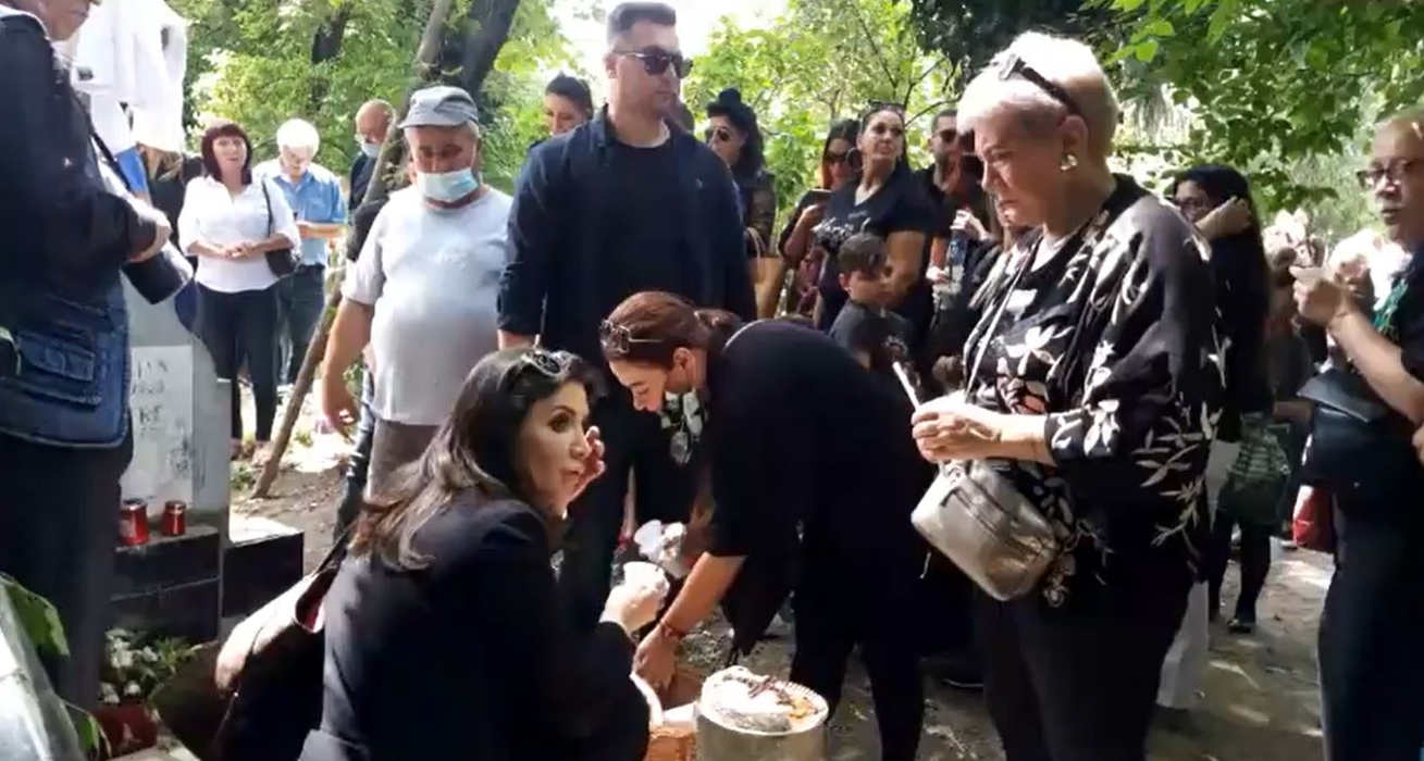Mara Bănică şi Serghei Mizil, glume sinistre după ce sicriul lui Costin Mărculescu a fost coborât în groapă! Imaginile care nu s-au difuzat la TV