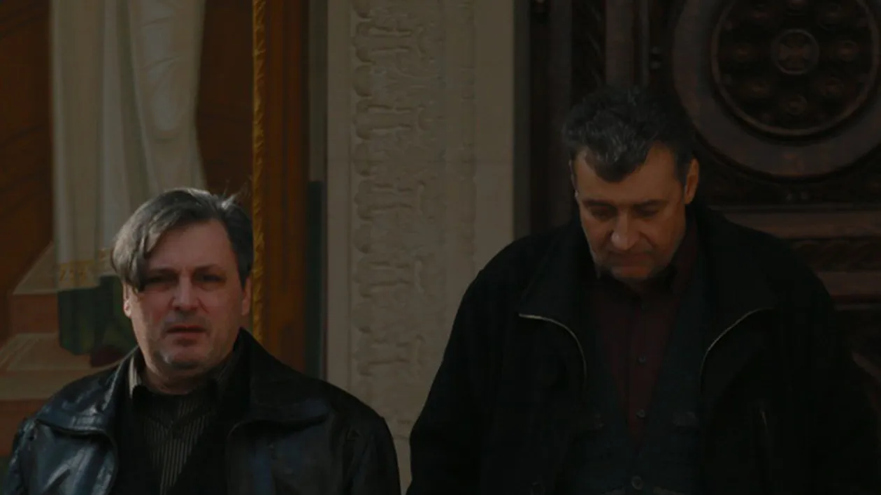 Imagini sfâşietoare de la priveghiul ILENEI CIUCULETE! CORNEL GALEŞ este dărâmat de durere