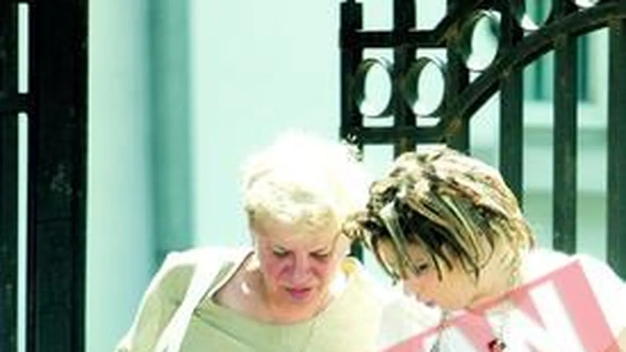 Ana Maria Prodan si-a jecmanit mama