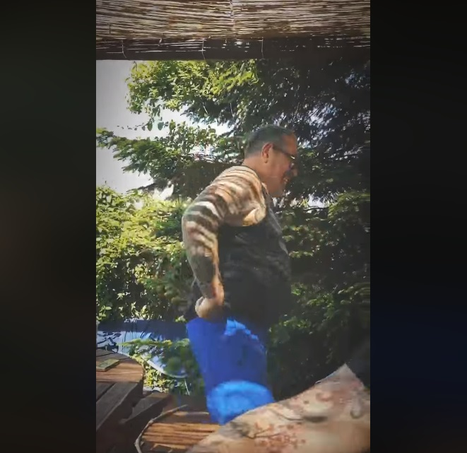 Serghei Mizil, filmat într-o ipostază rușinoasă! Și-a dat pantalonii jos și și-a arătat zonele intime