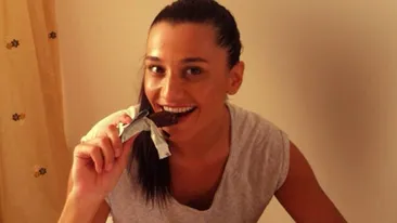 Cand ma uit la mine dezbracata... Ce cantareata de la noi, suspectata ca a ajuns piele si os, spune ASTA!