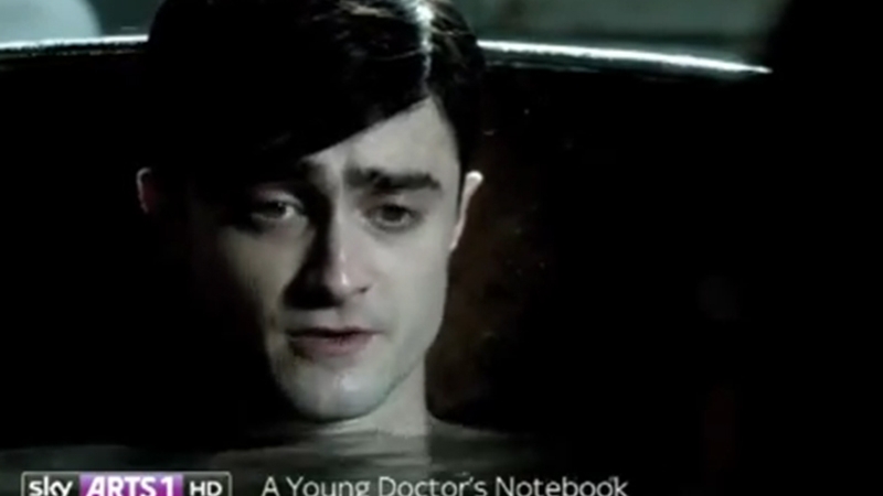 Fierbinte! Fostul Harry Potter, gol, în cadă, alături de un alt bărbat extrem de sexy! N-ai vrea să te bagi şi tu?