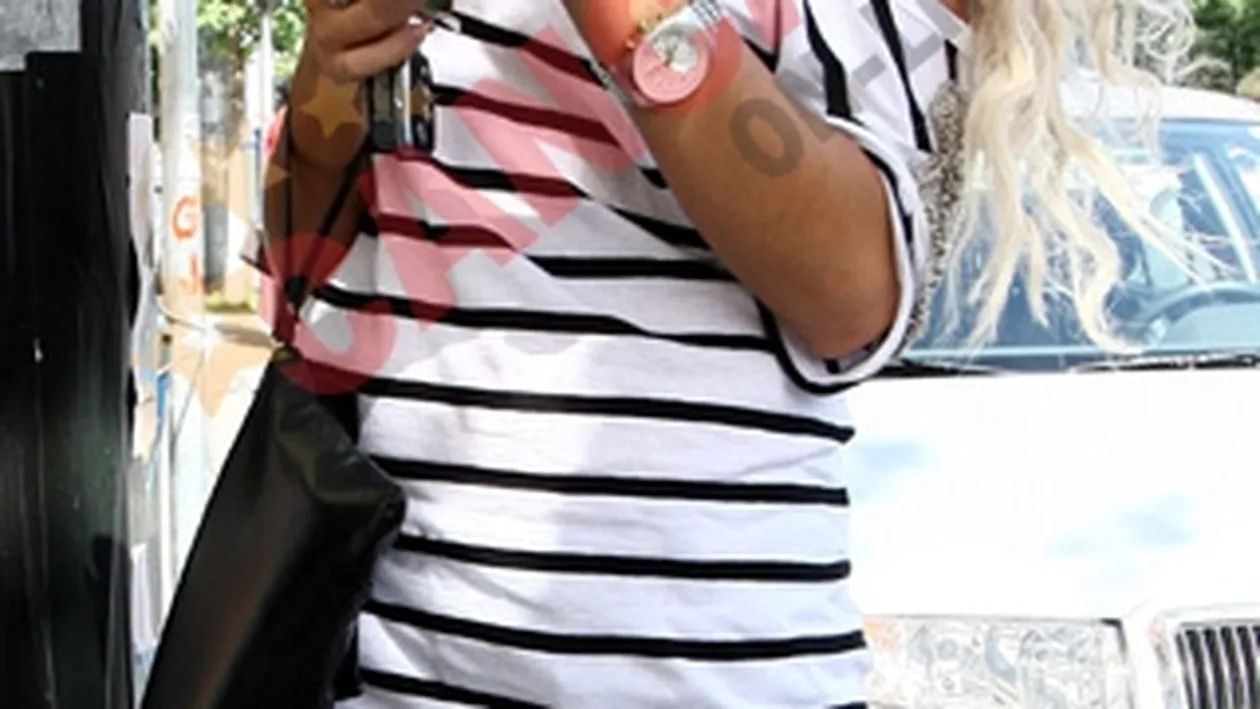 Emmy, jefuita in club