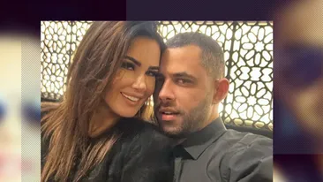 Alex Ashraf nu are probleme doar cu Oana Zăvoranu, ci și cu amanta. “Cocoșata” l-a “curățat” de toți banii la păcănele!