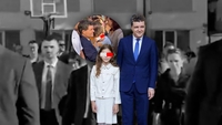 Nicușor Dan și Mirabela Grădinaru, alături de Aheea în prima zi de școală. Micuțul Antim și-a susținut și el sora din brațele președintelui