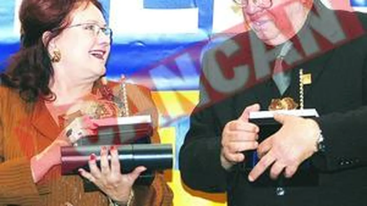 Scenaristul Familiei Bundy, consultant pentru Razboiul sexelor de la Acasa TV