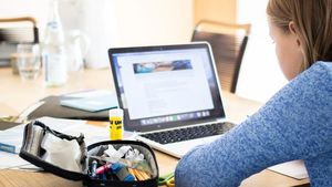 Premieră în România! Prima universitate care oferă cursuri pentru bloggeri, vloggeri sau influenceri