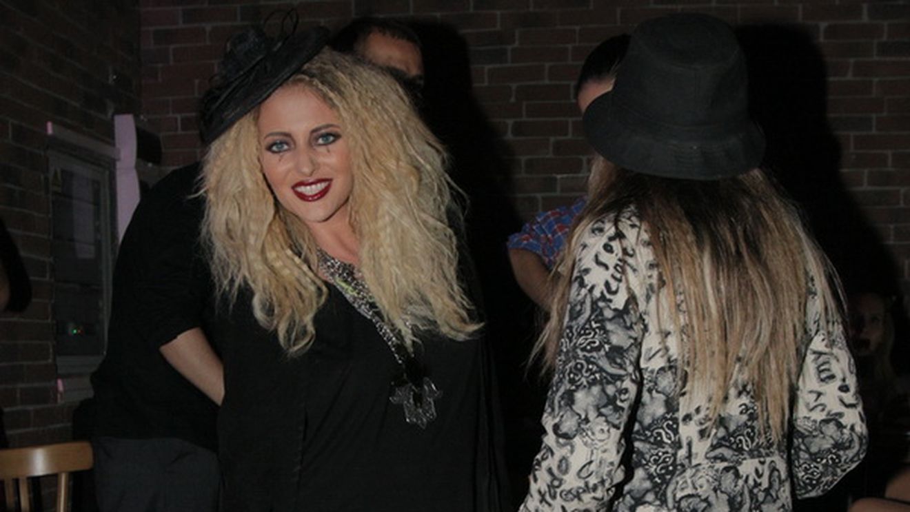 Am aflat secretul vocii incredibile a Deliei. Uite ce face artista pentru a putea canta live."In cazul meu, nu mi-a facut rau"