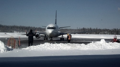 Aeroportul Iaşi, închis din cauza vântului puternic