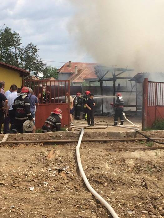 Fără intervenţia promptă a pompierului-erou, o tragedie ar fi fost greu de evitat
