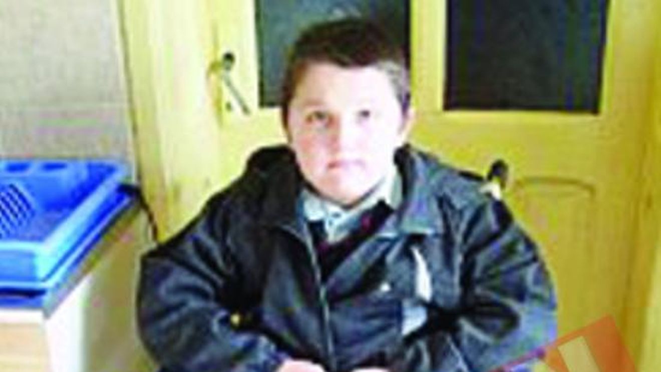 Au facut martisoare pentru a ajuta un baiat bolnav