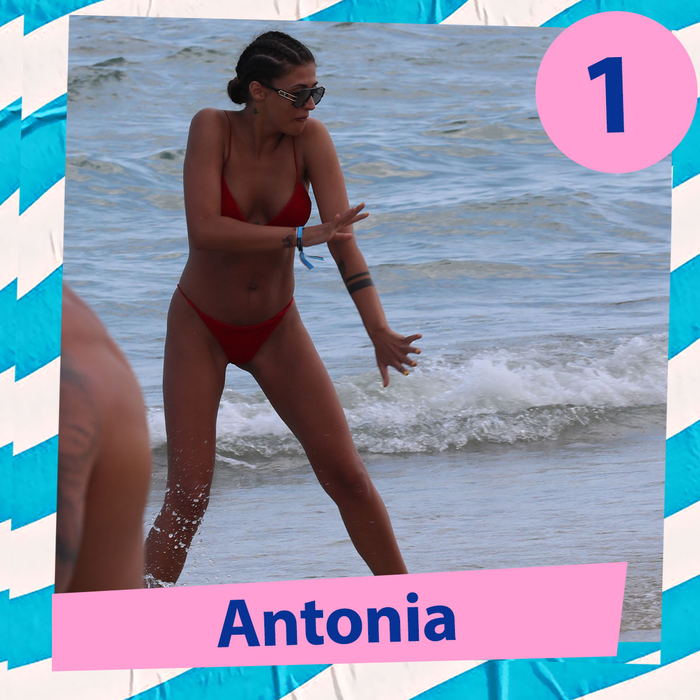 Top 30 vedete care se hârjonesc în apă în cele mai sexy poziții. Ce locuri ocupă Ramona Olaru, Antonia ori Gina Pistol între “Reginele Splash-urilor”