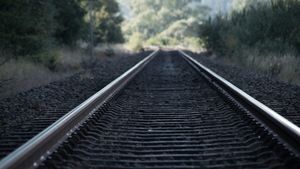Accident grav în Iași. Un tren InterRegio a lovit mortal un bărbat care mergea pe lângă șine